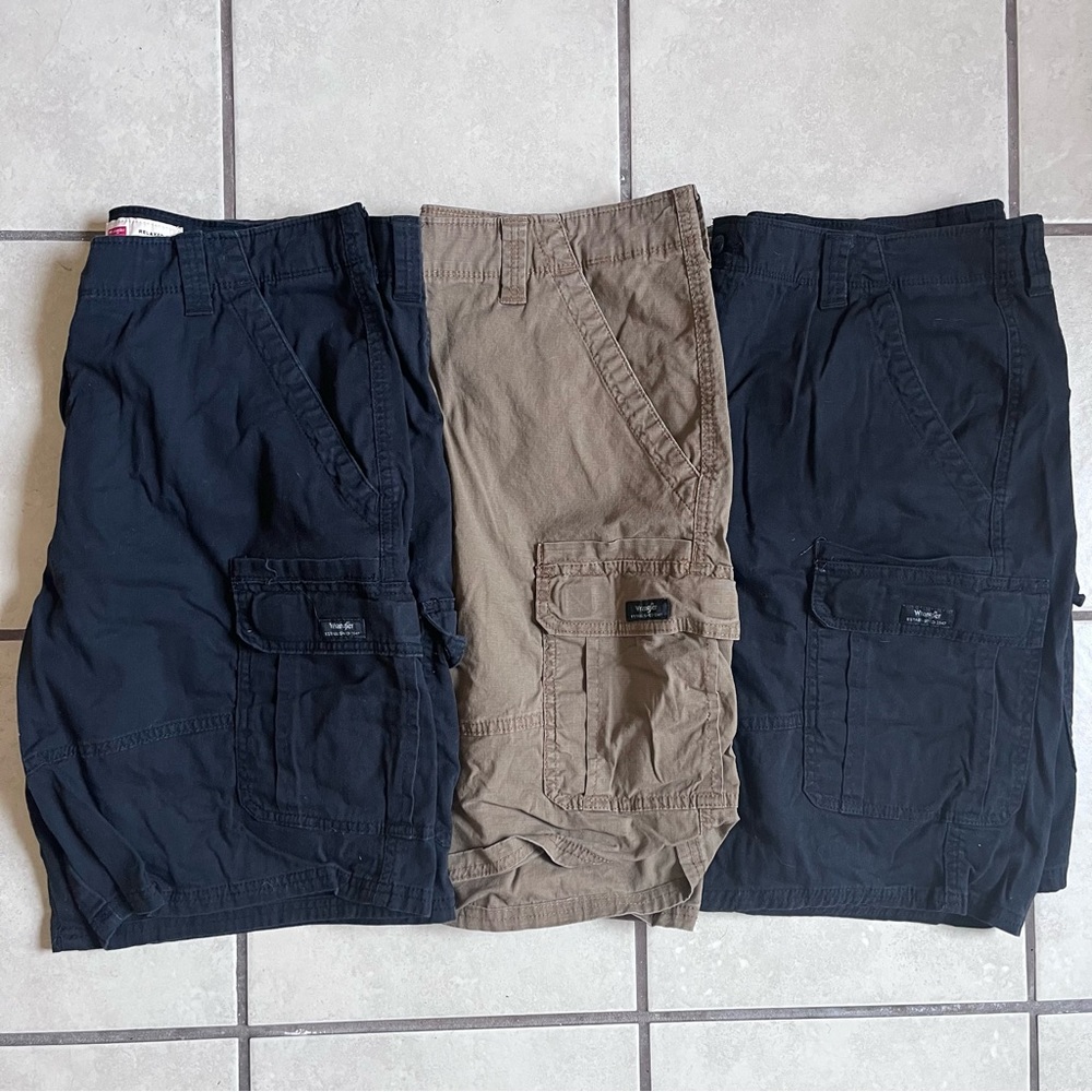 Wrangler cargo shorts bundle men’s 38 x 10